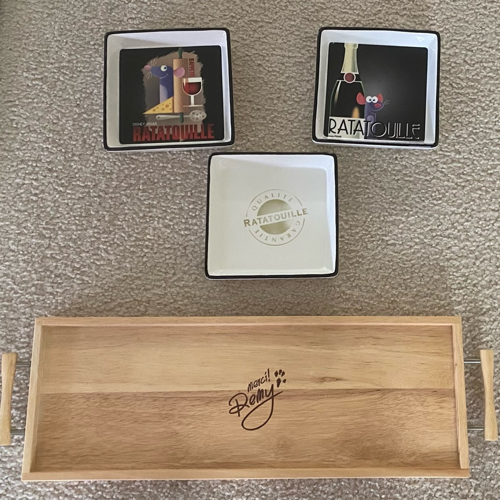 Disney Ratatouille Bon Appetit! 3 Ceramic Dishes and Wooden Dish Holder
